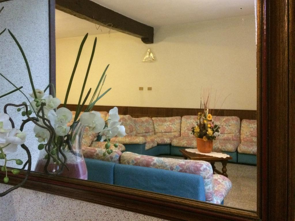 Albergo Stella Tole Exterior foto